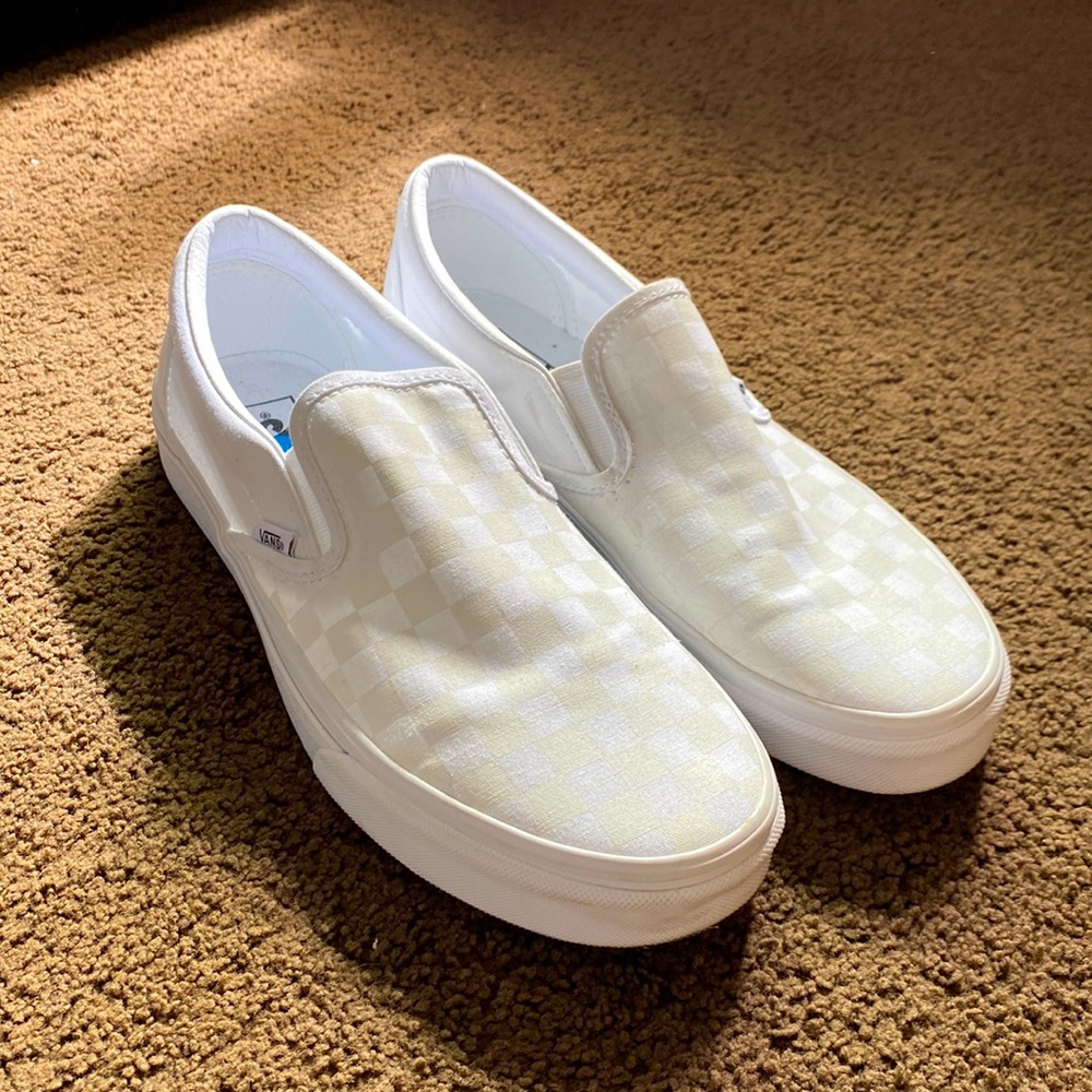 White checkered off white slip-on Vans classics like new